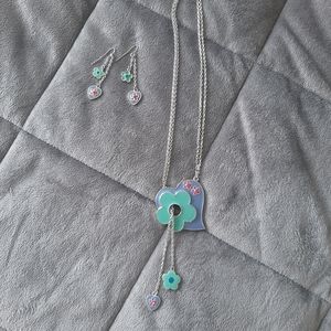 Necklace earrings set